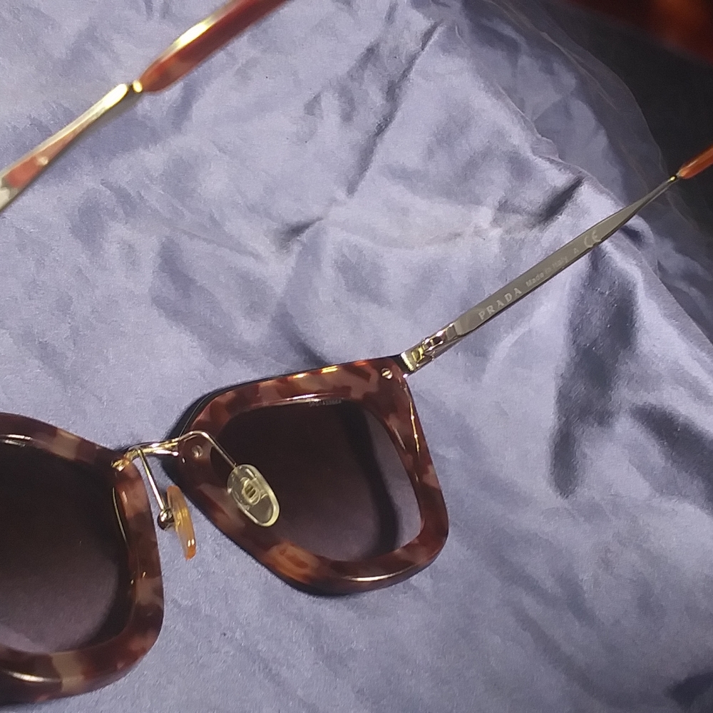 PRADA sunglasses - Picture 14 of 15